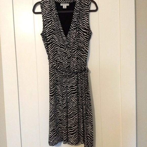 Zebra pattern A shape dress - Picture 4 of 8
